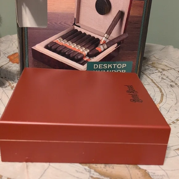 Bond Street Desktop With Built-in Humidor Cigar Case Brand New In Box - Picture 15 of 16